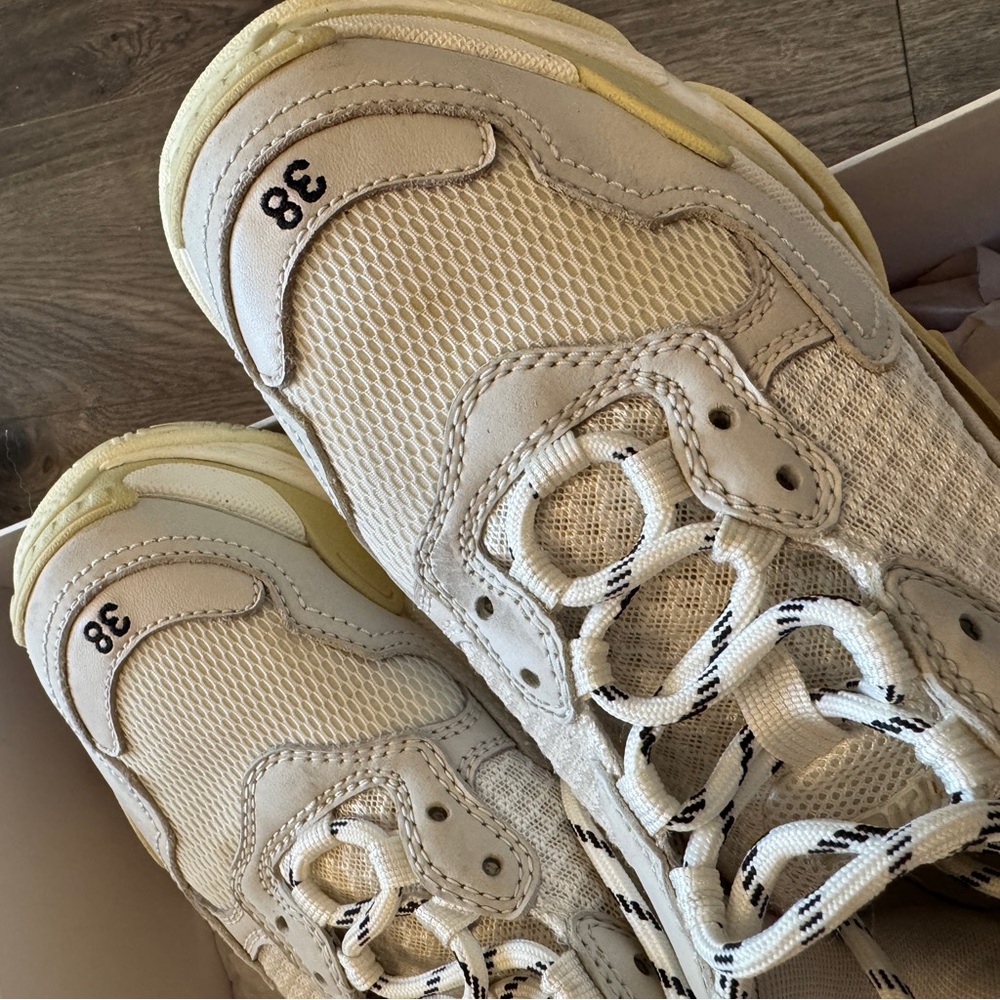 Balenciaga Beige Sneakers - Picture 6 of 8
